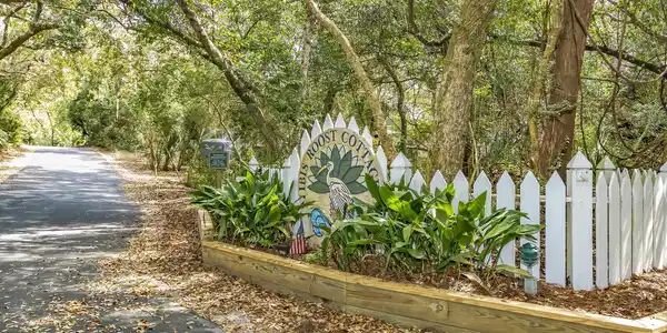 Image 3: Welcome to Ibis Roost