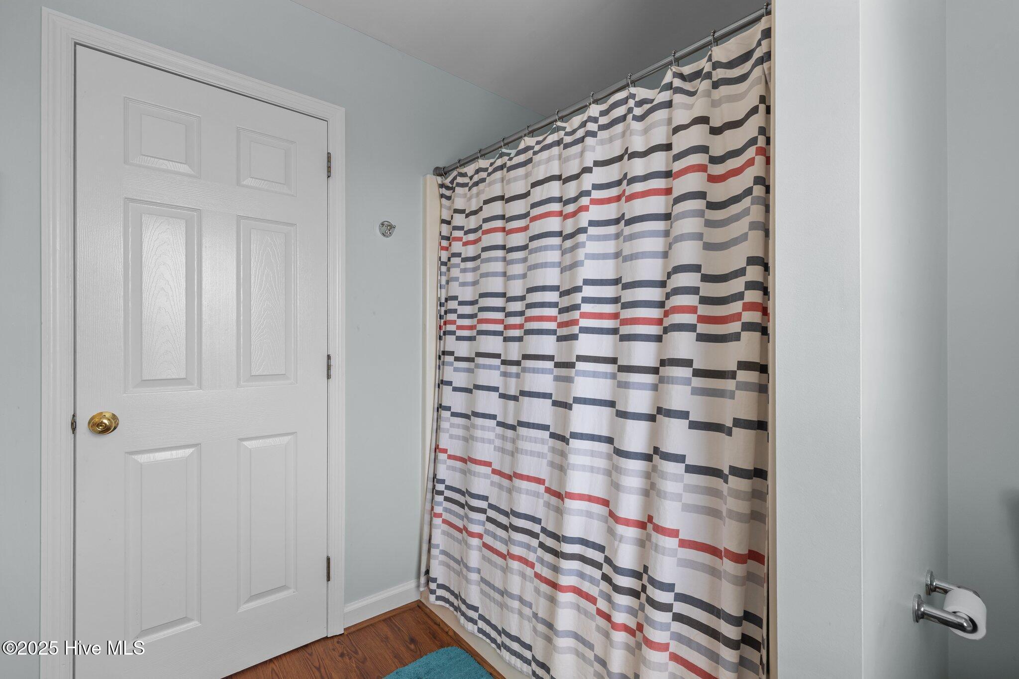 Image 3: 3-web-or-mls-1S3A1953