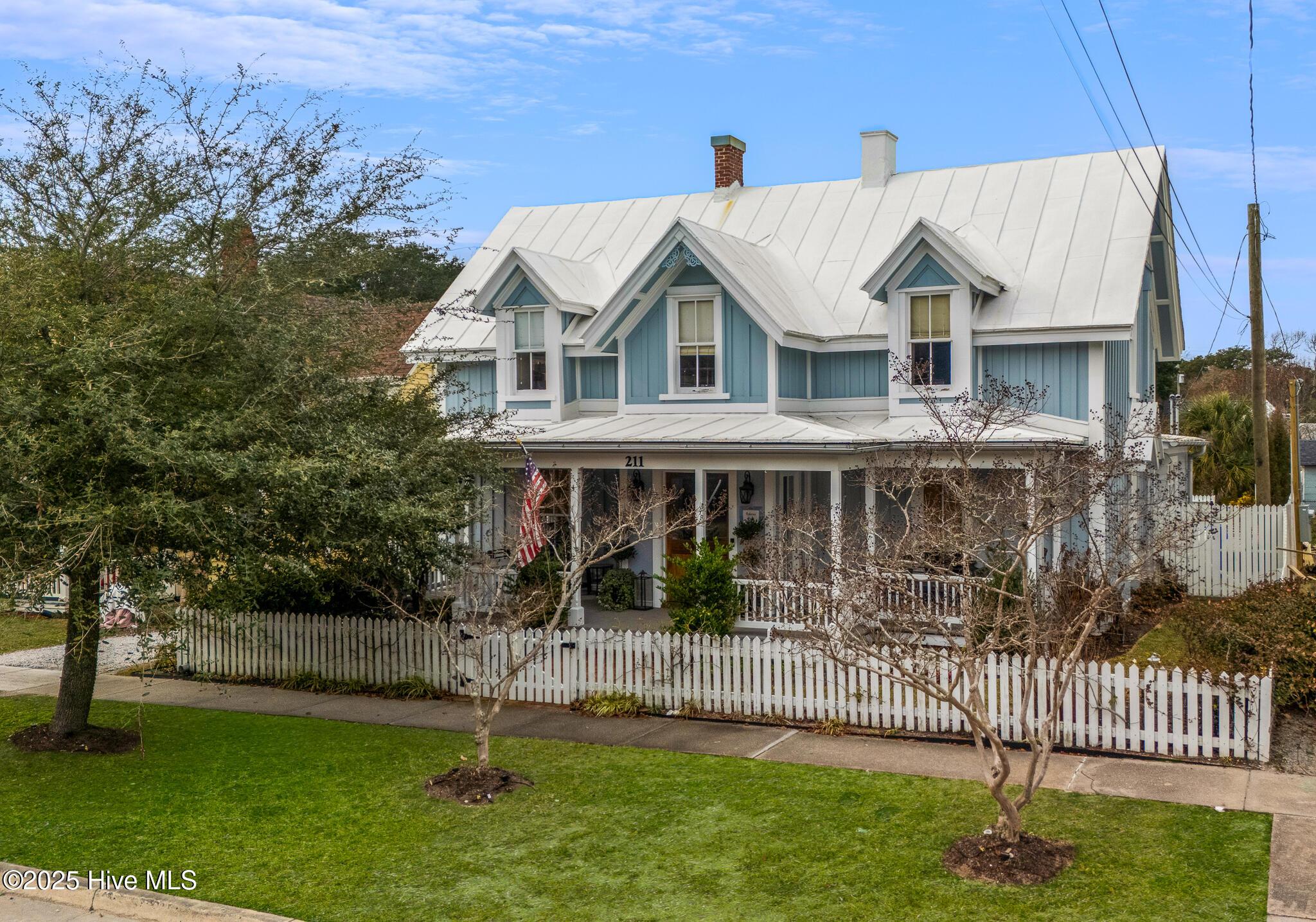 Image 2: 211 Turner Street