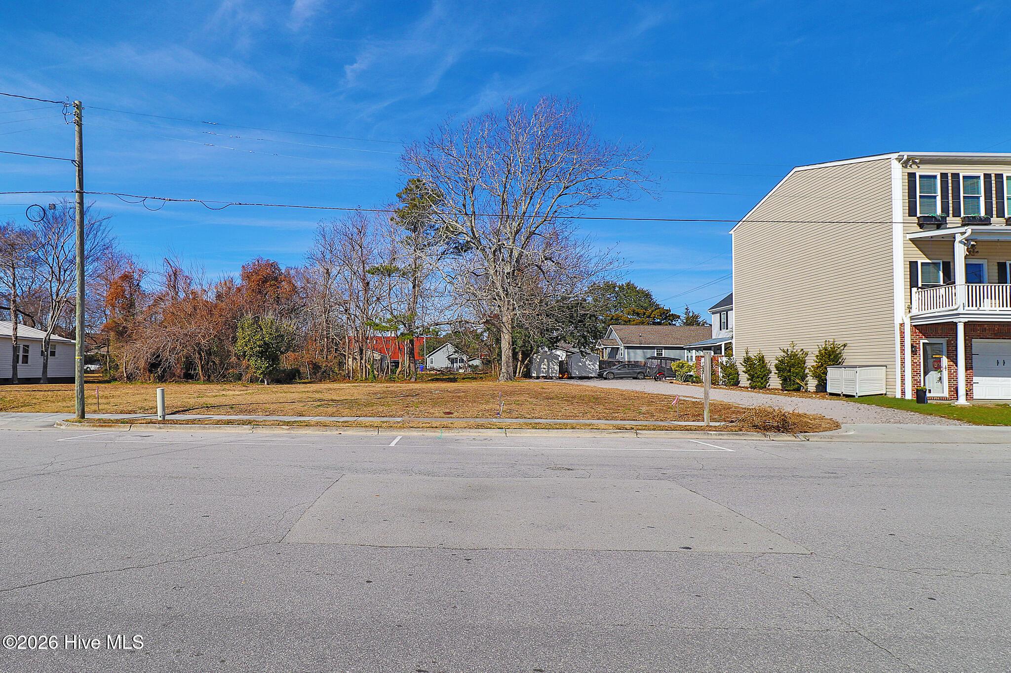 Image 4: Spacious Beaufort Lot