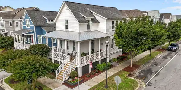200 S Academy Street