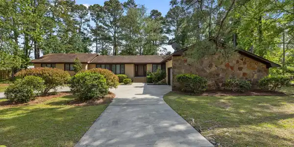 3703 Oxford Court