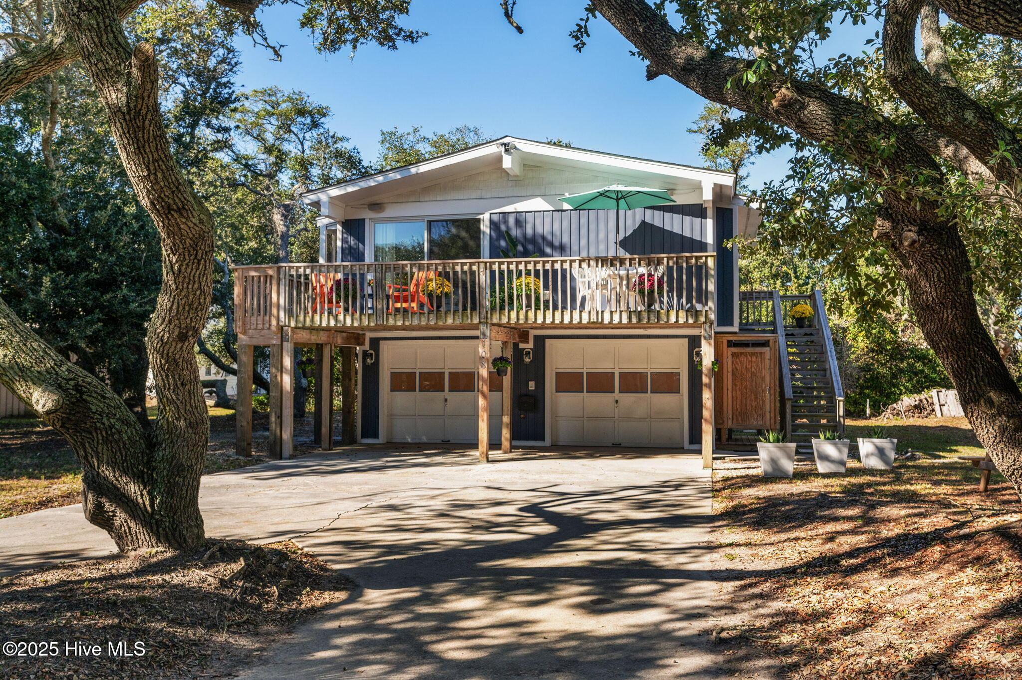 Image 2: 3-web-or-mls-108-Sound-Sea-Front-Exterio