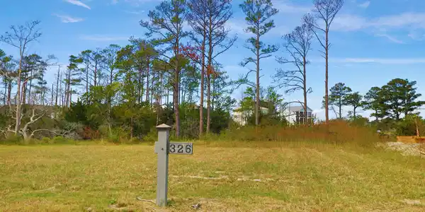 Image 3: 504 Swan Court
