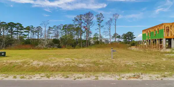 Image 4: 504 Swan Court
