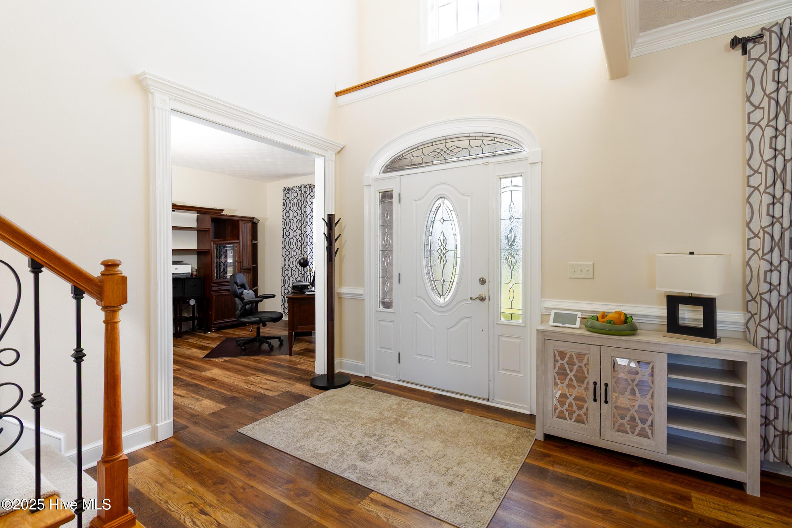 Image 3: 118 Durant-05