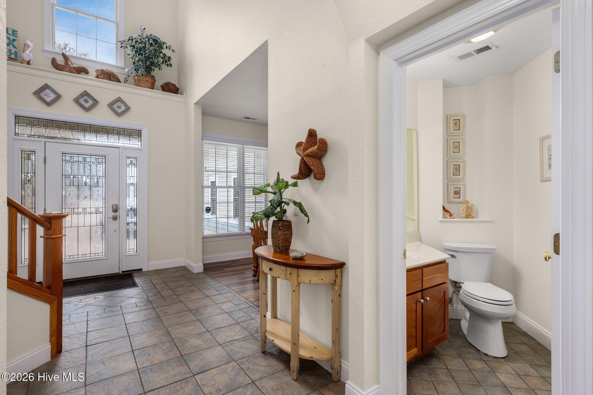 Image 2: FOYER
