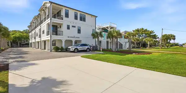 Image 4: 4_1038_Fort_Fisher_Boulevard_S-Exterior_