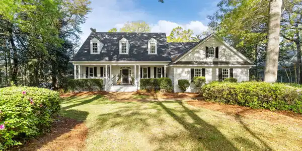 1401 Avenel Drive