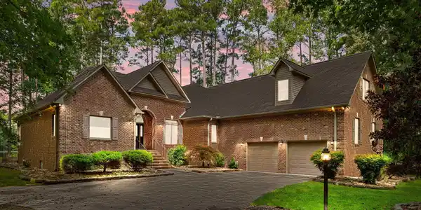 106 Lakeview Lane