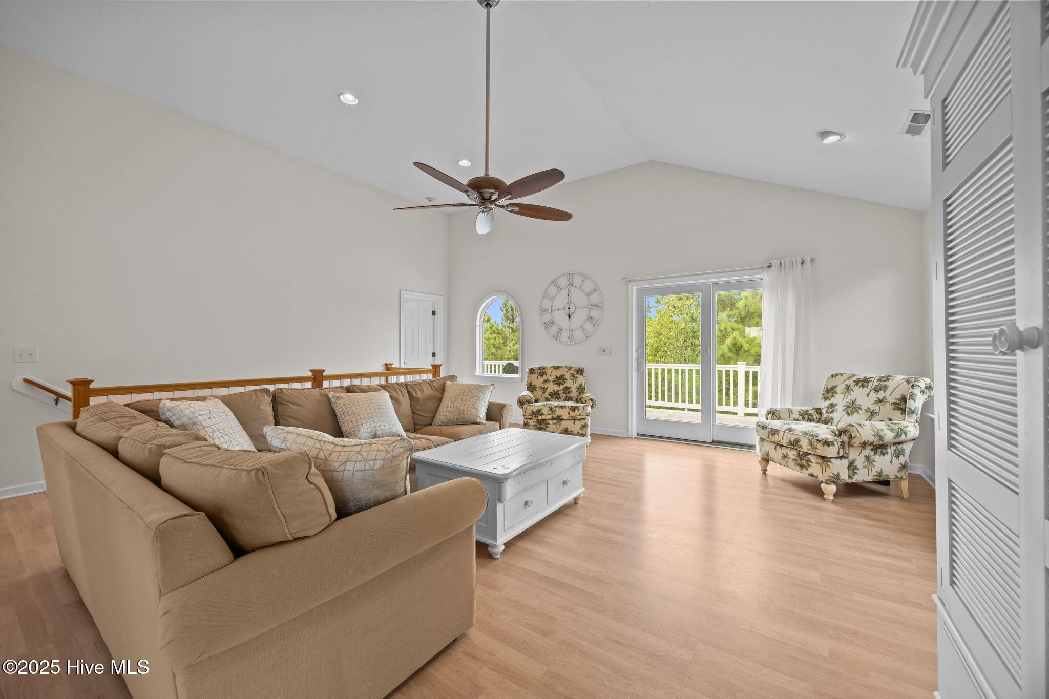 Image 4: 43-web-or-mls-IMG_9179