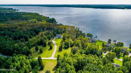 43d Eagles Nest Court