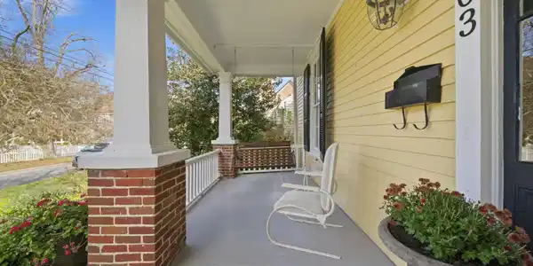 Image 3: 2