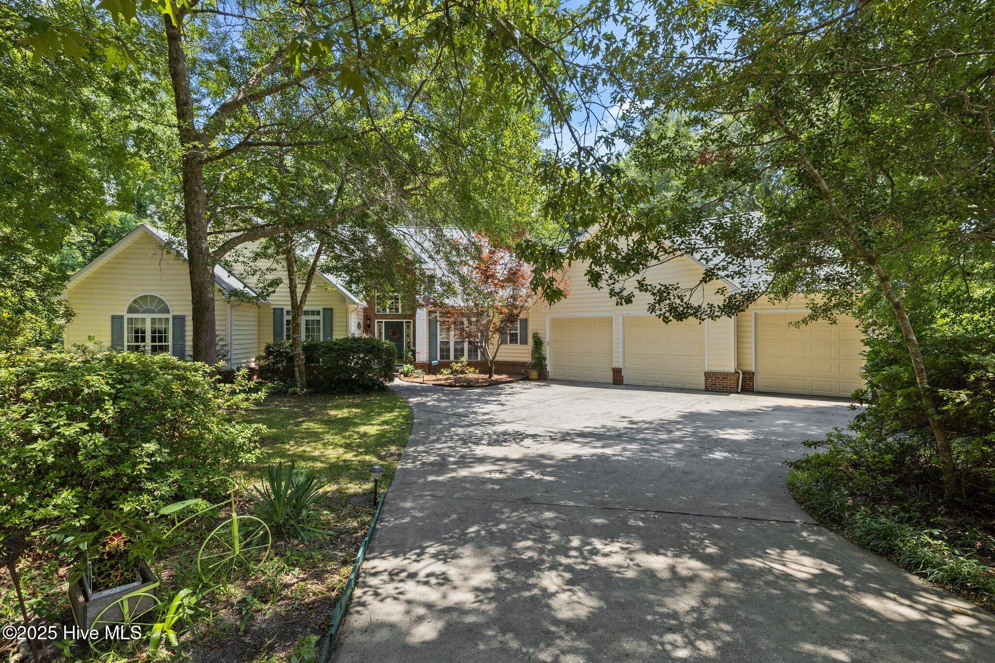 Image 3: 250 White Oak Bluff (99)