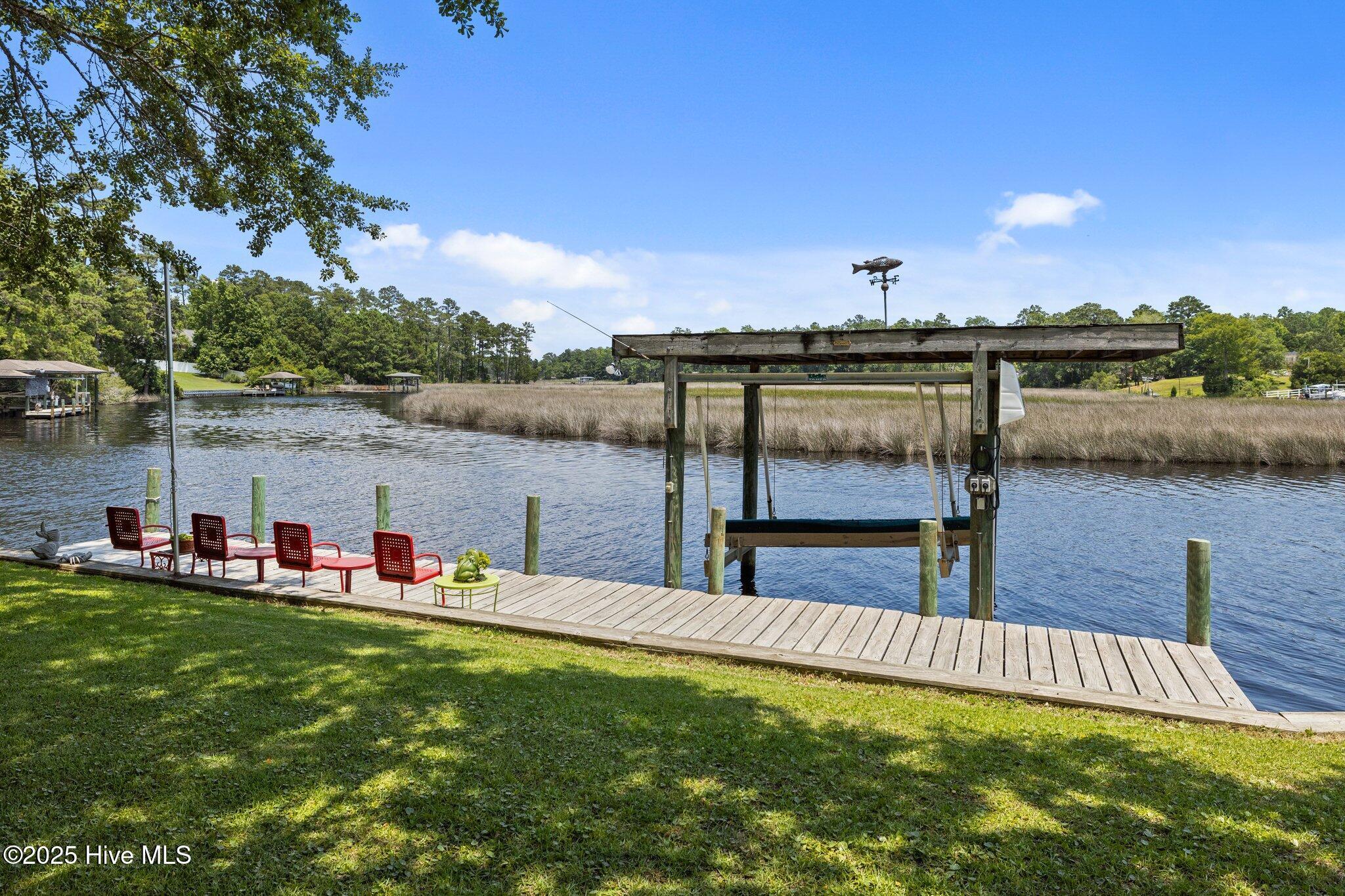 Image 4: 250 White Oak Bluff (108)