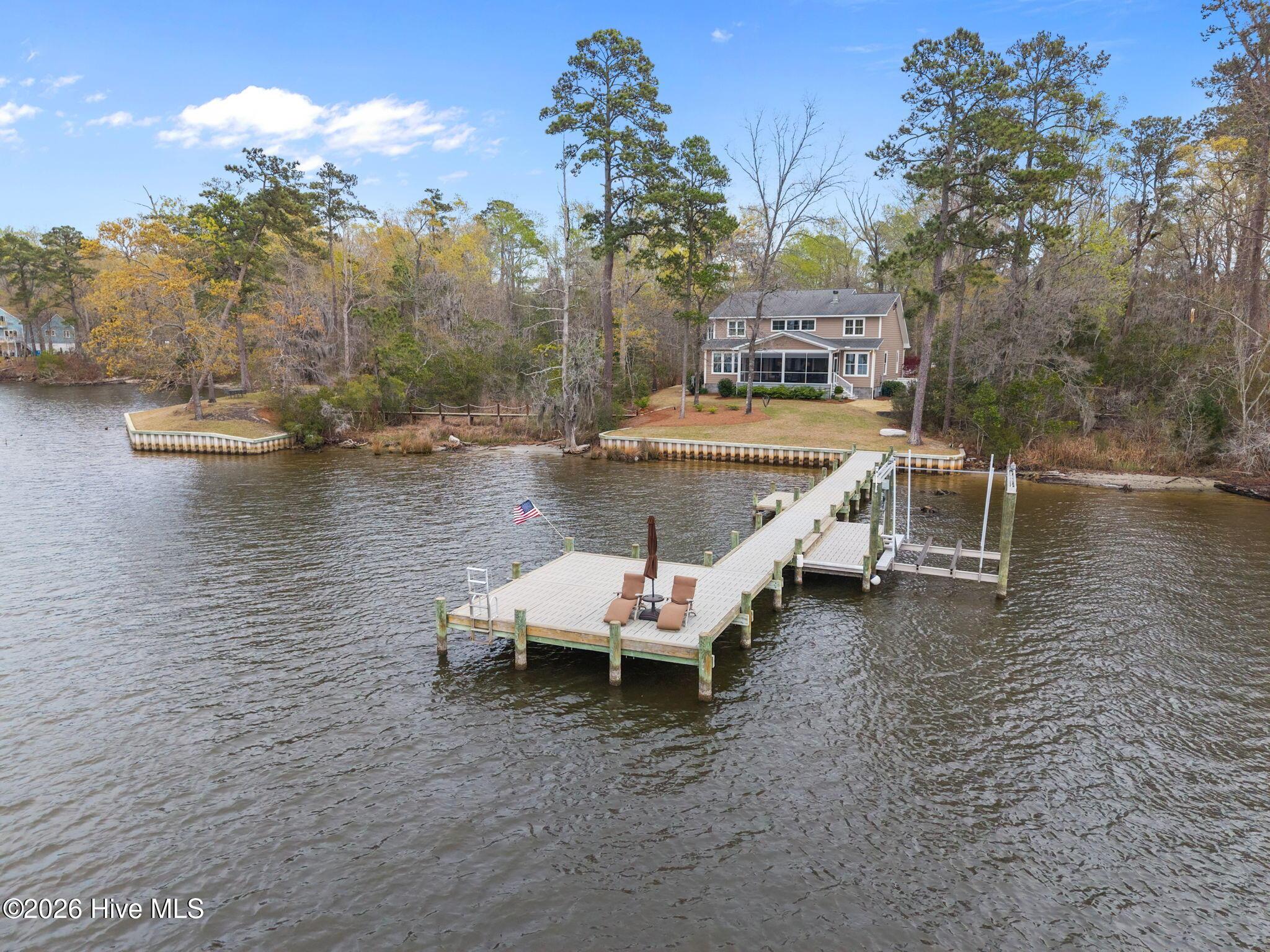 Image 2: 386 LITTLE ACRE LANE