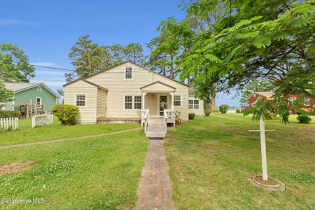 402 Madam Moores Lane