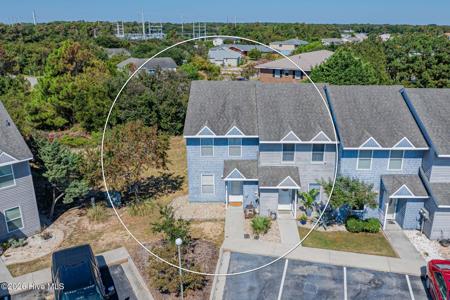 212 W Kitty Hawk Road