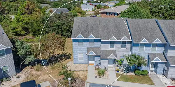 212 W Kitty Hawk Road