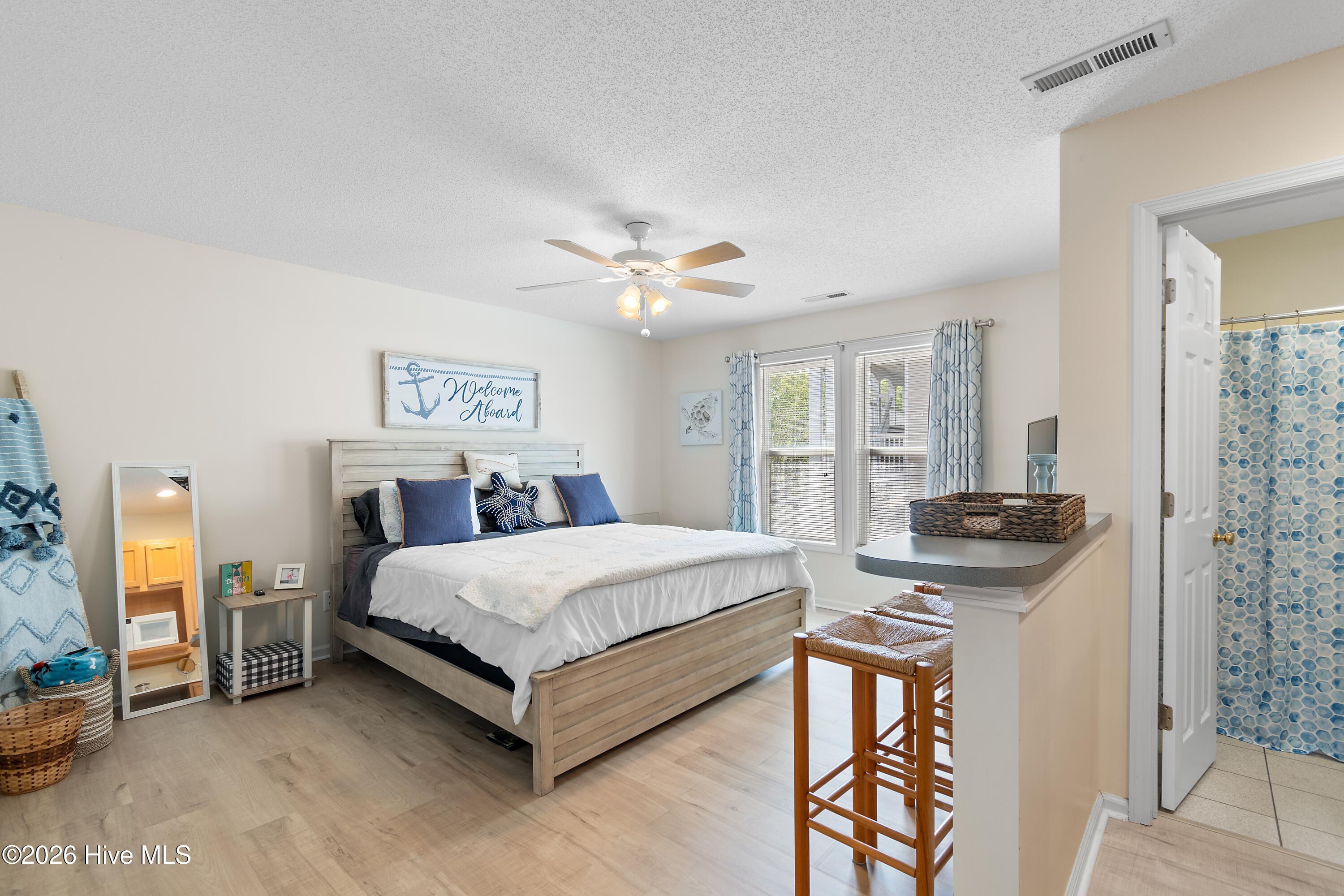 Image 3: 3350ClubVillasDr903 - 6