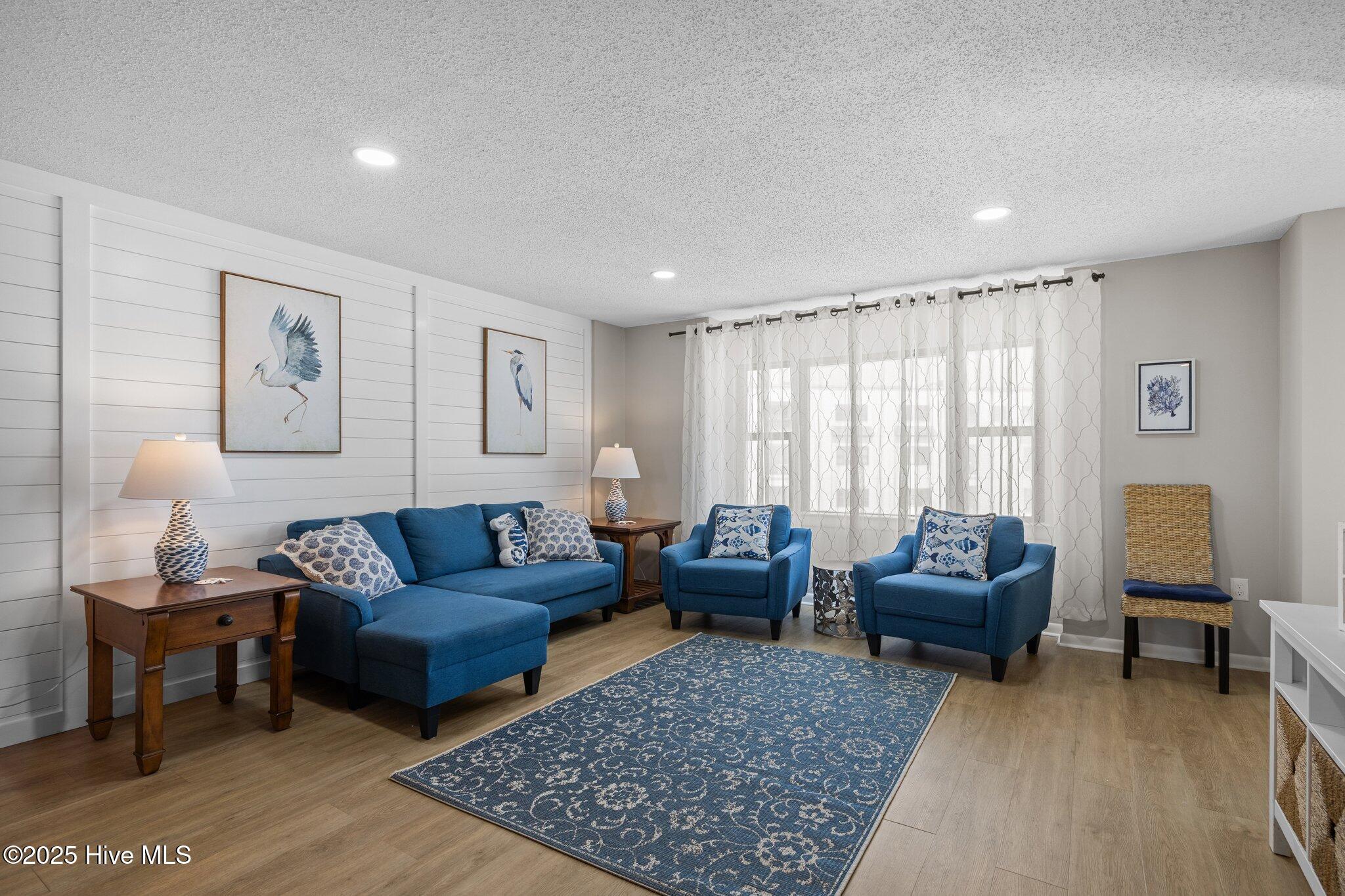 Image 4: Living Space