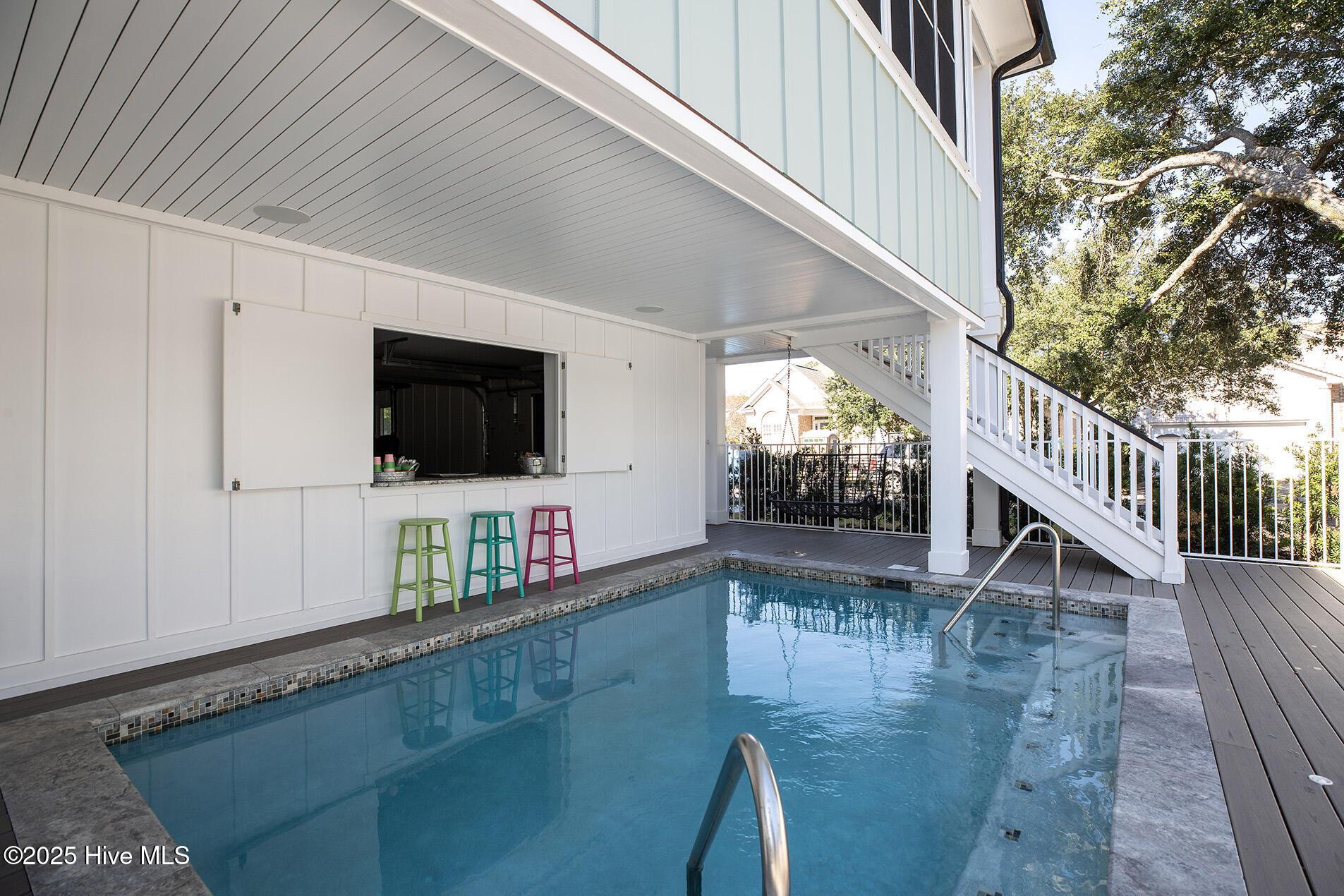 Image 4: Settlers434-poolDianaL33A7889 copy