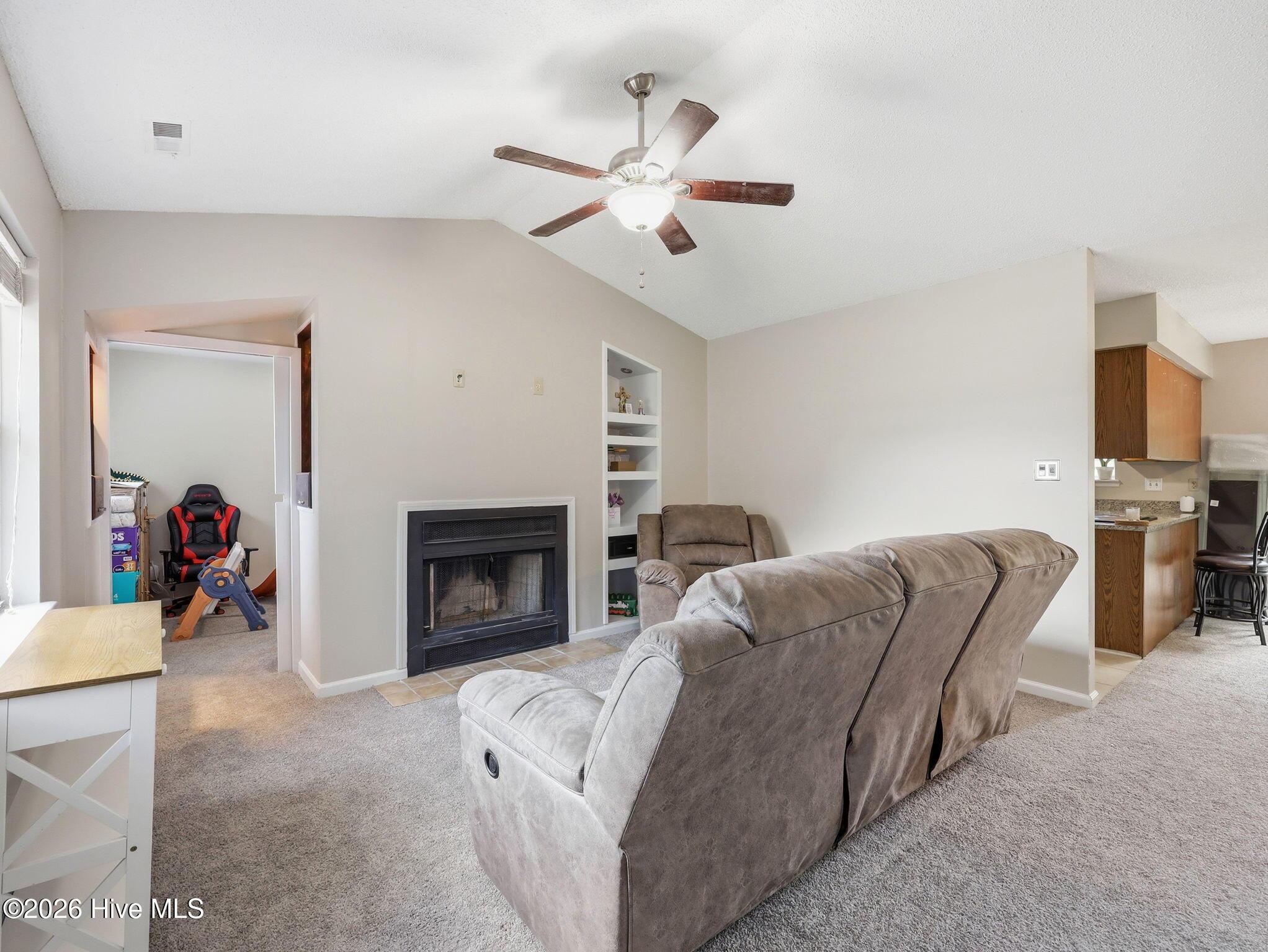 Image 3: Living Room