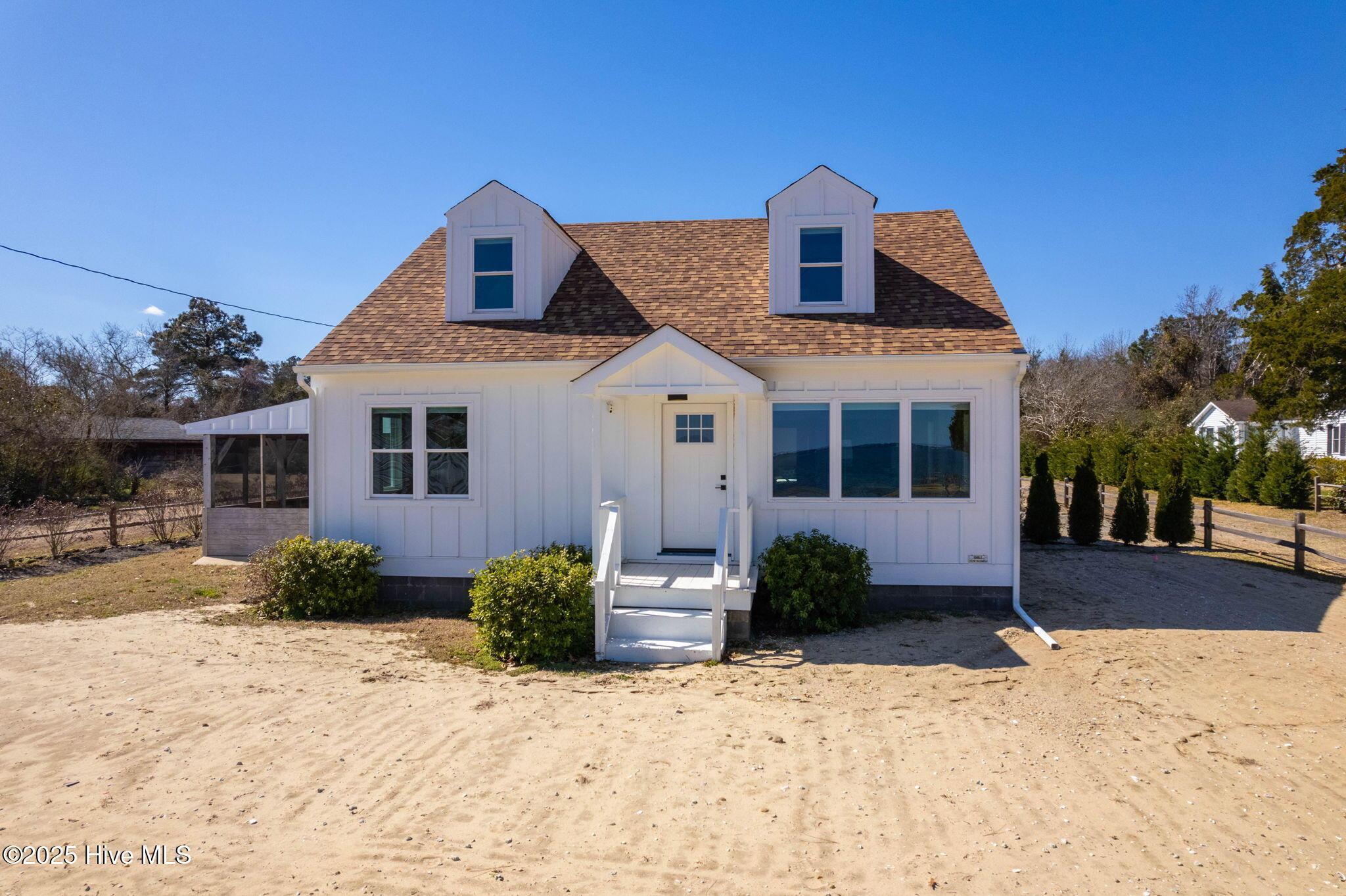 Image 2: 2-web-or-mls-292-Narrow-Shore-Front-Exte