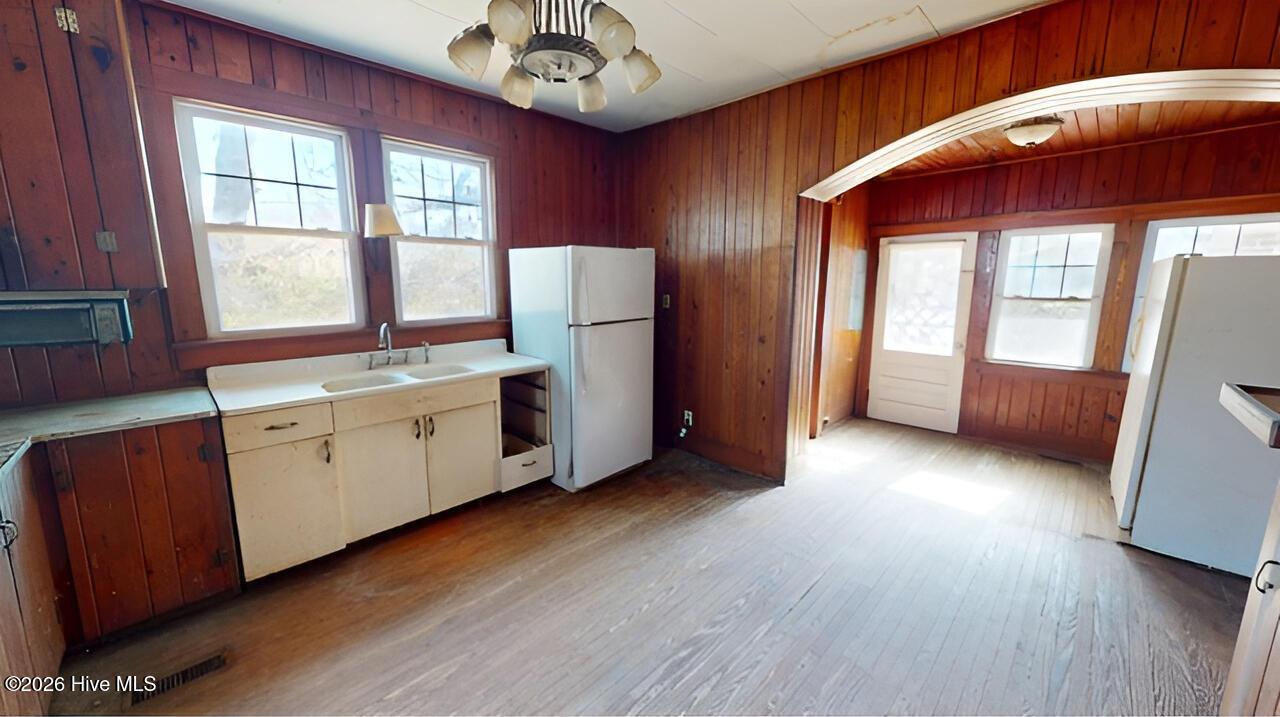Image 4: Kitchen_27