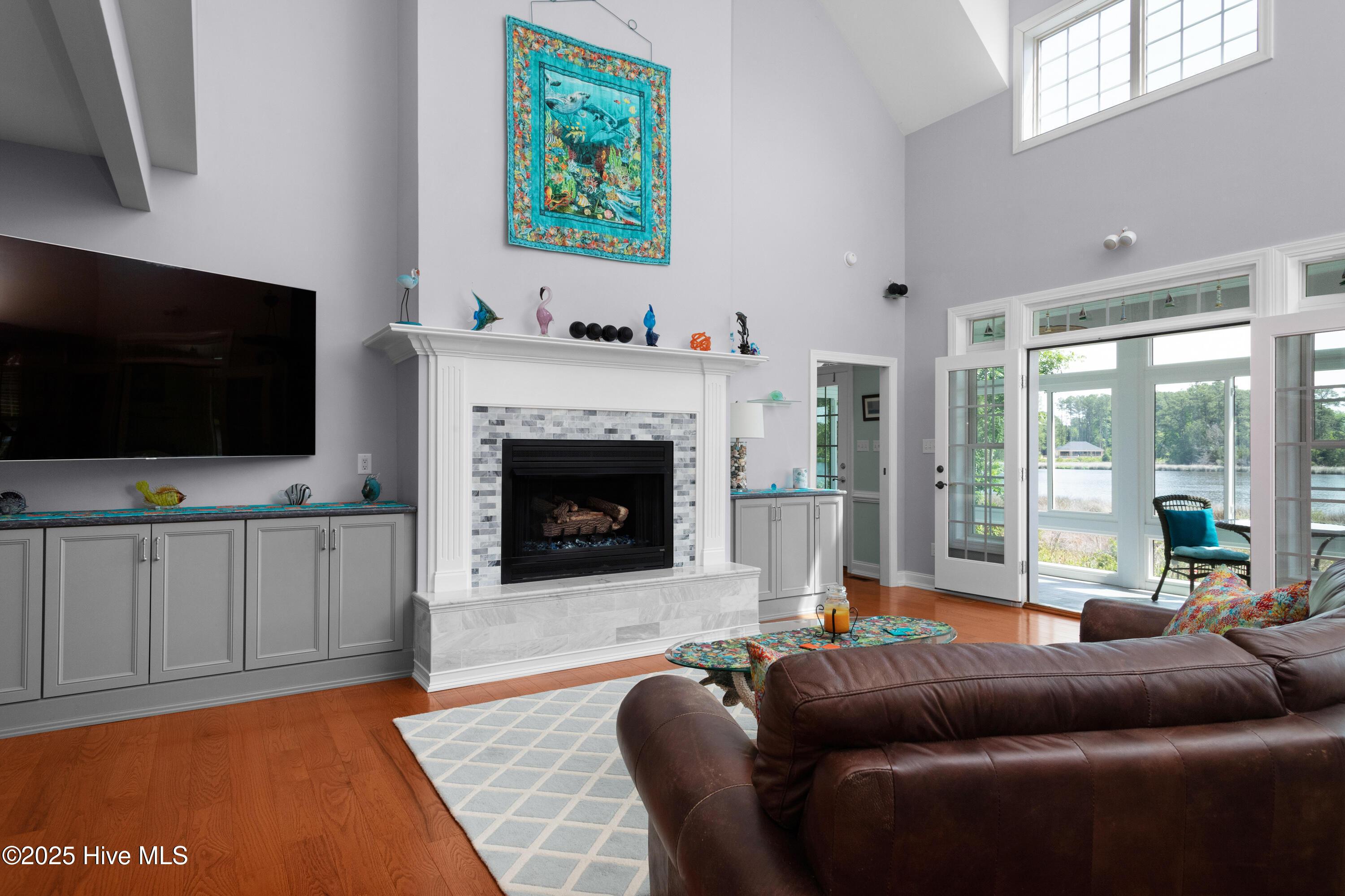 Image 3: 555 Dawson Creek Drive