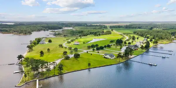 16 River Drive