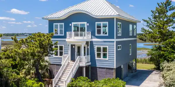 221 Beach Road N