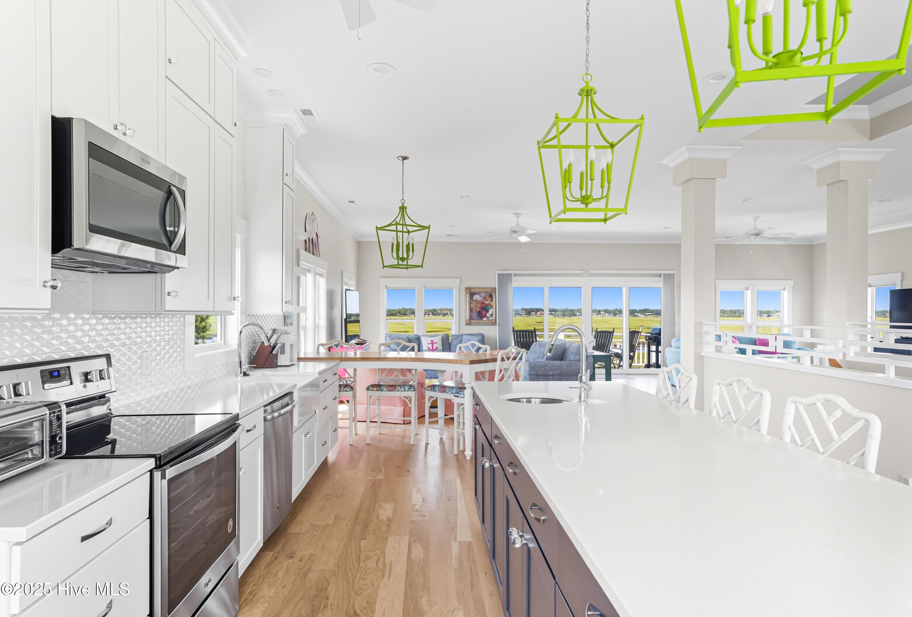 Image 3: 012_221_beach_road-12_280