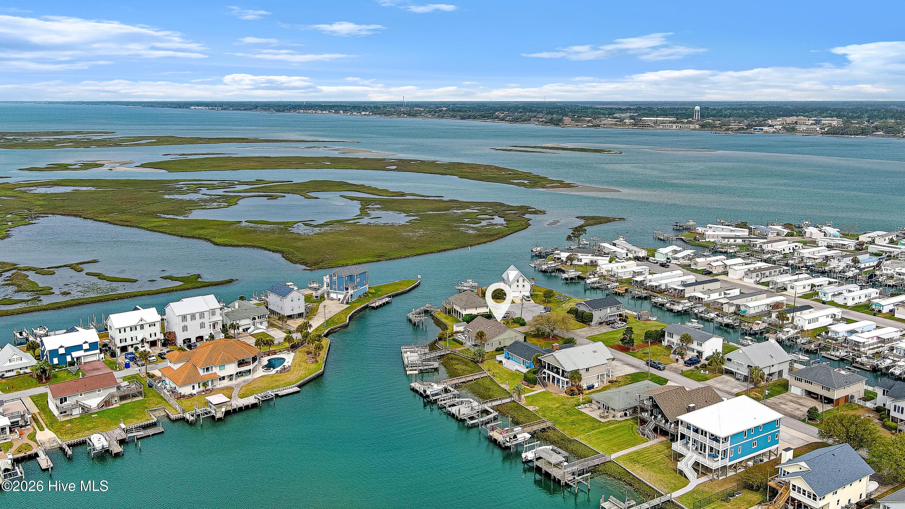 Image 2: Canal front home in Atlantic Beach