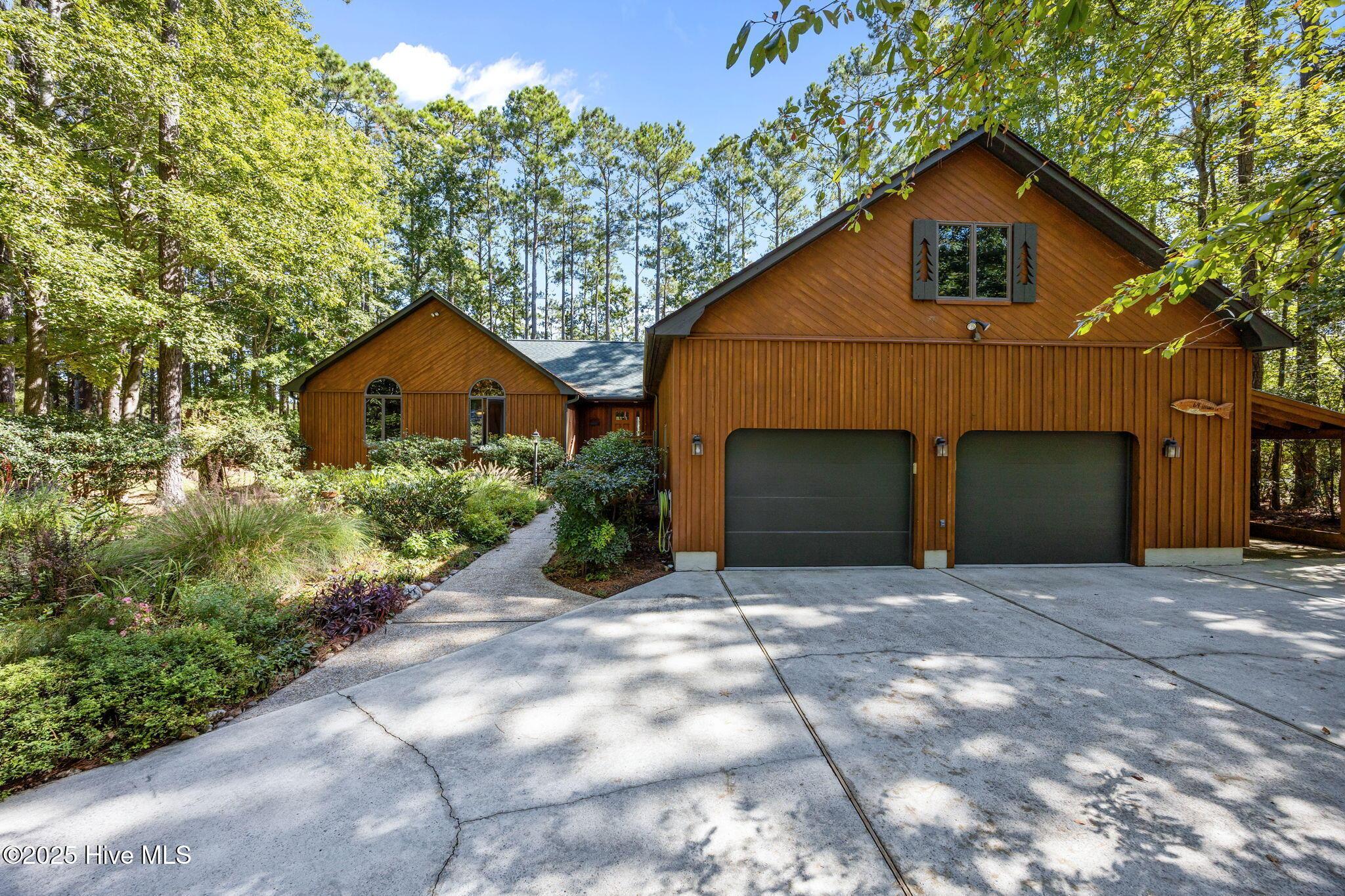 Image 3: 1-web-or-mls-0C0A1633