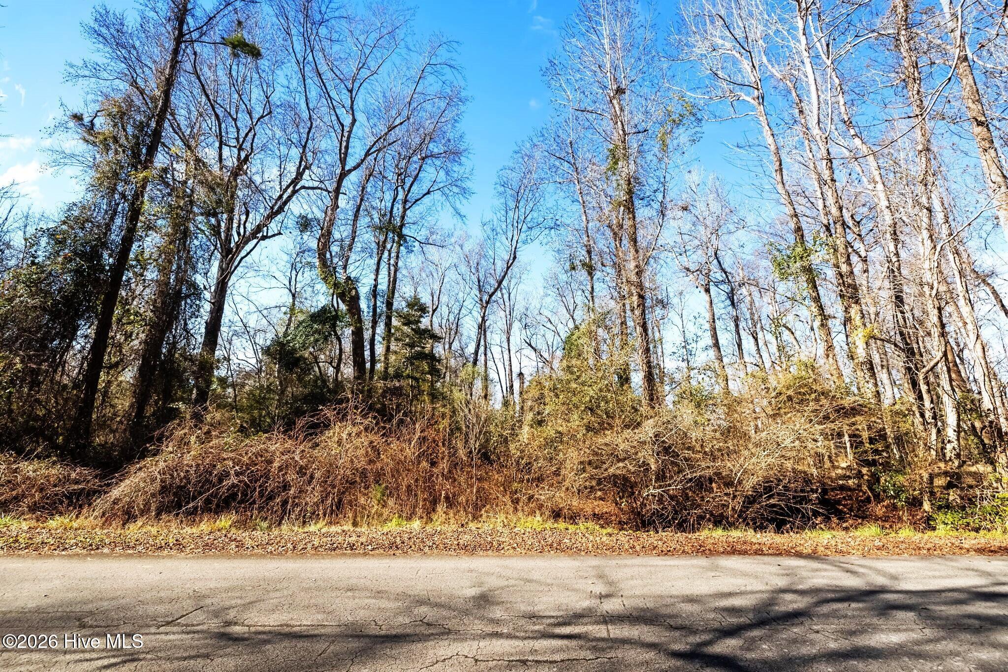 Image 1: 107 Tradewinds Rd