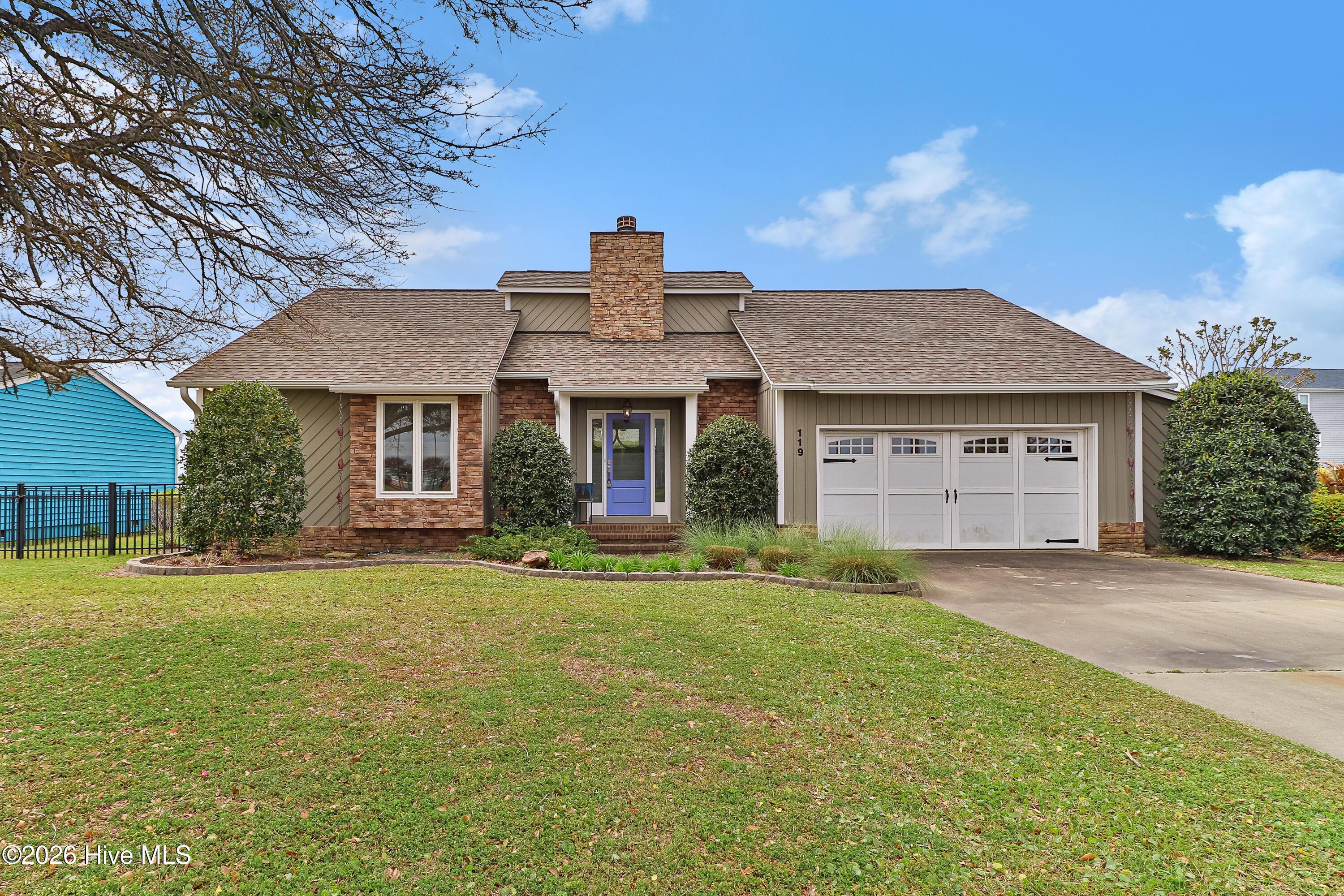 Image 3: Canal front home in Atlantic Beach