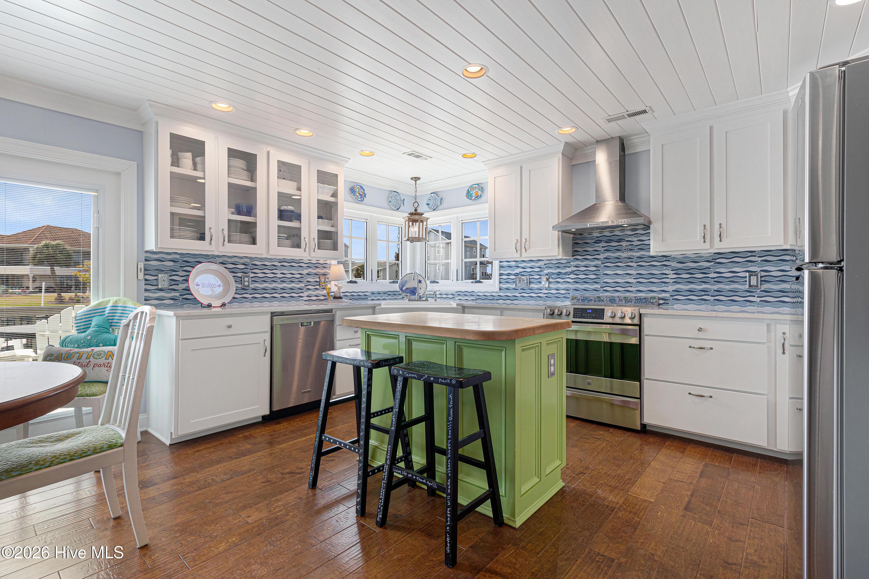 Image 4: Open kitchen
