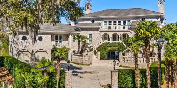 1200 Great Oaks Drive