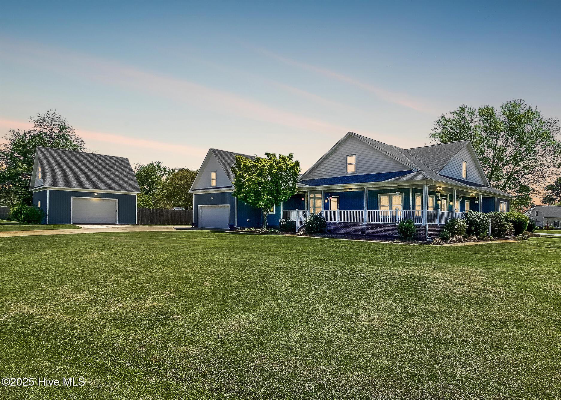 Image 1: 1 A MAIN PHOTO