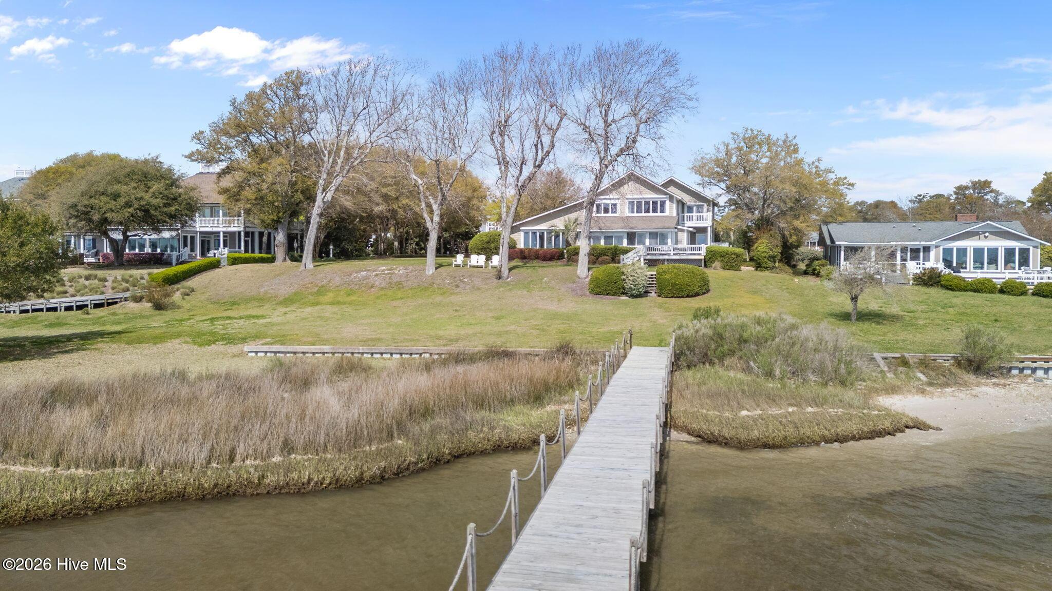 Image 3: Back of Home w/ Dock