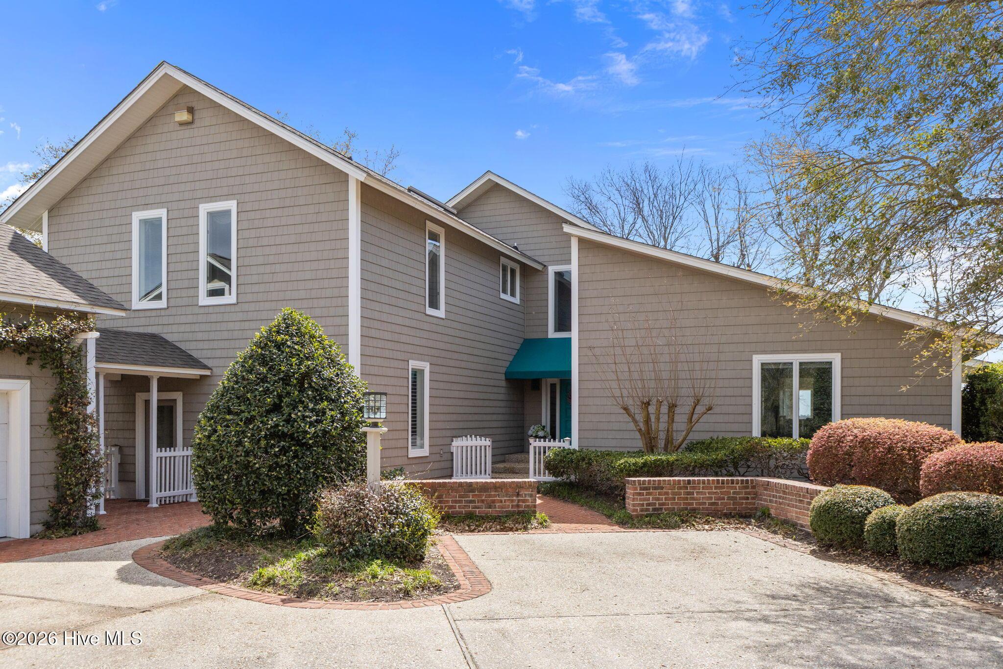 Image 4: Front of Home
