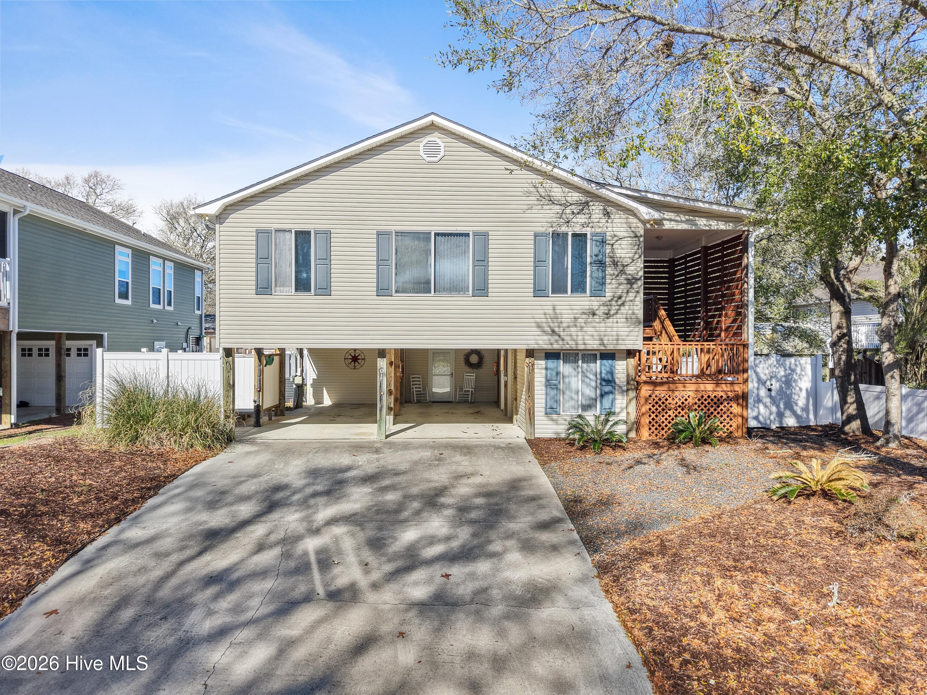 Image 1: 101SE24thSt - 1