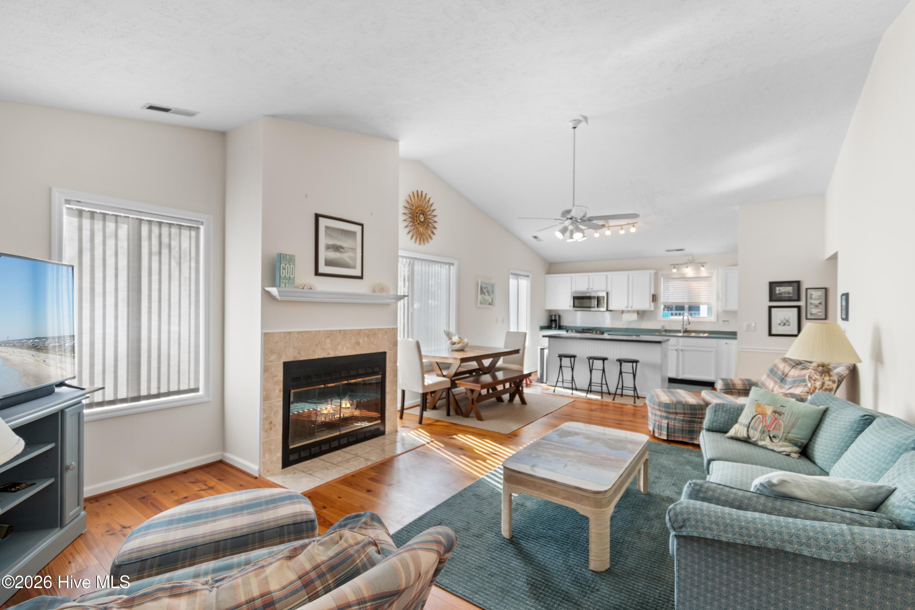 Image 4: 101SE24thSt - 26