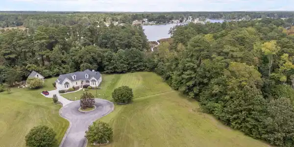 Image 4: 5-web-or-mls-DJI_20250923130248_0035_D