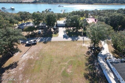 Image 4: Lots 16 & 17