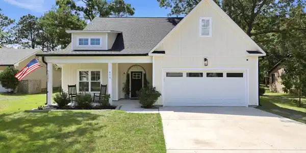813 Bluebird Drive