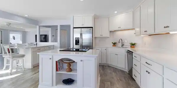 Image 4: Spacious Kitchen with Center Island