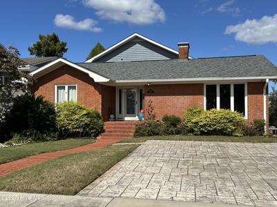 1804 River Drive