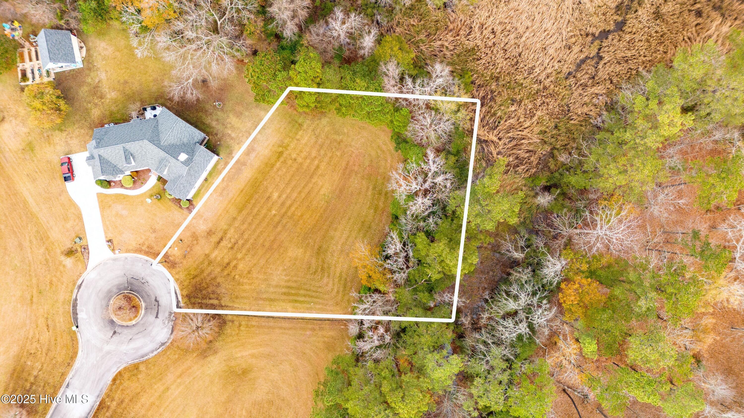 Image 1: 001_118 Elbert Lee Road N Lot Lines
